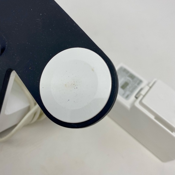 Belkin PowerHouse™ 2-in-1 iPhone & Apple Watch Charging Dock, White - Picture 5 of 7